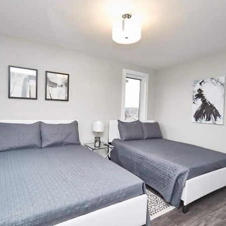 Clifton Hill Hideaway 2B -Two Bedroom Condo Niagara Falls Extérieur photo
